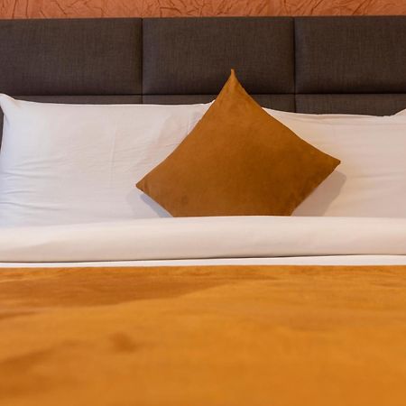 Airport View Hotel Аккра Экстерьер фото